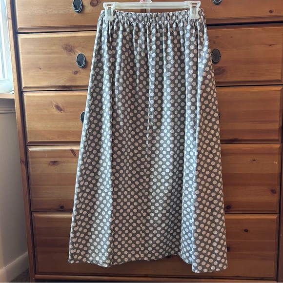 Gray & Cream Polka Dot Skirt - Picture 5 of 5
